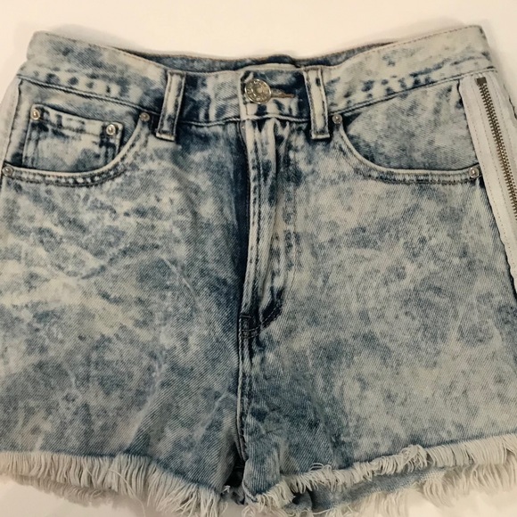 Forever 21 Zip up High Rise Acid Wash Short Shorts - Picture 2 of 8